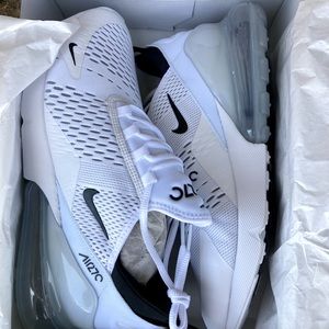 Men’s size 10 brand new in box Nike Air 270 sneakers